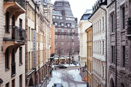 Snösmältning mark i Stockholm 